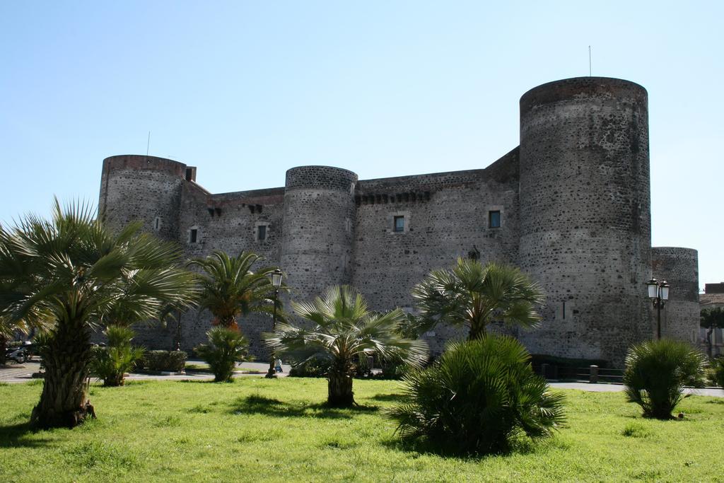 New Rubik'S Castle Hotel Catania Exterior photo