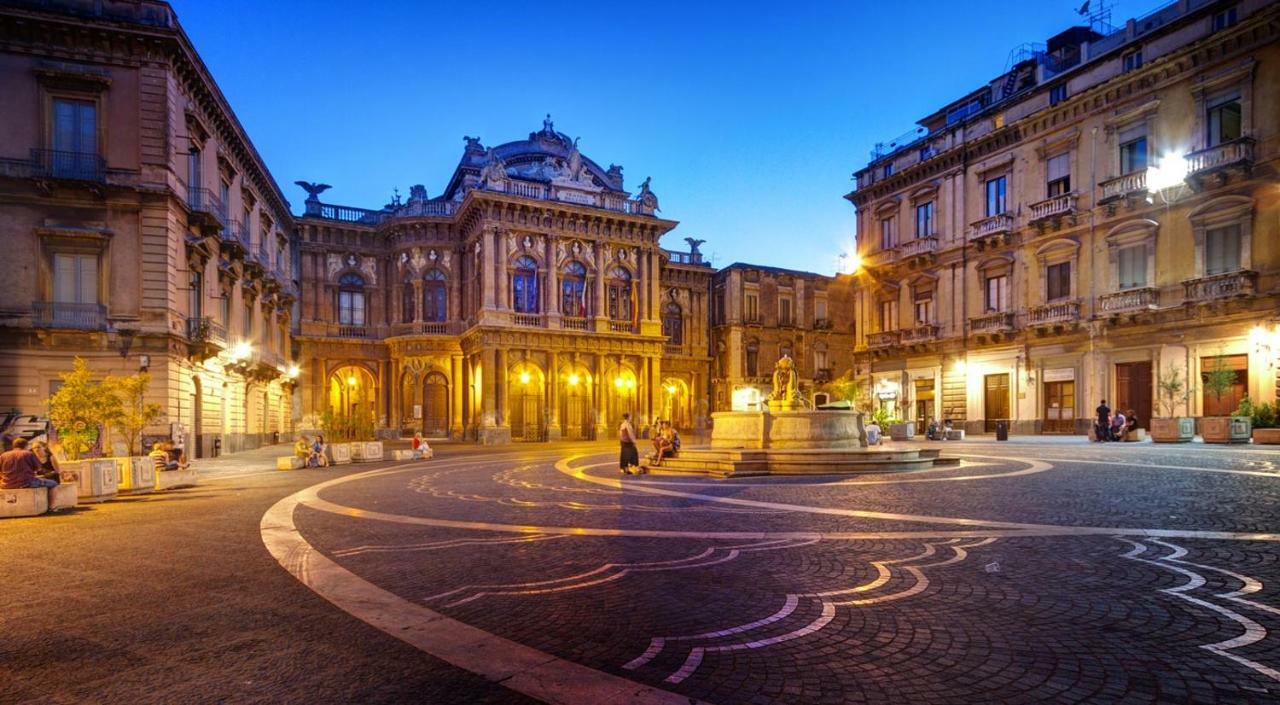 New Rubik'S Castle Hotel Catania Exterior photo